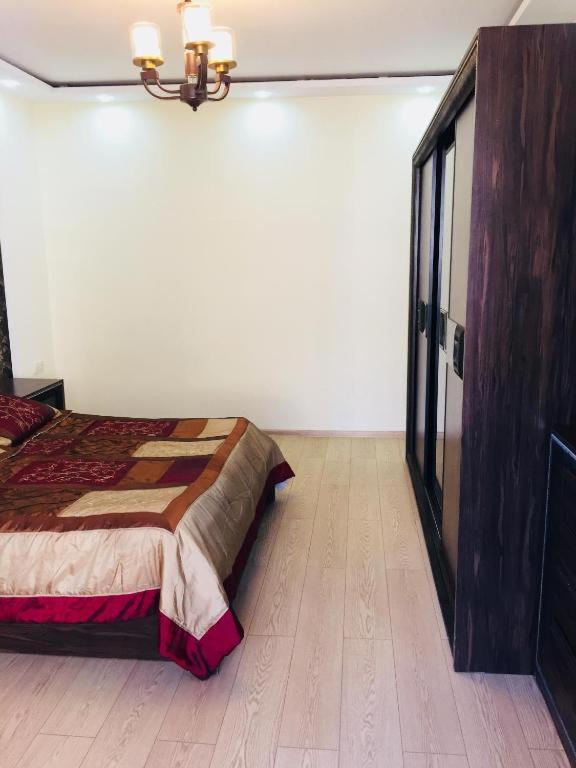 deme room 1